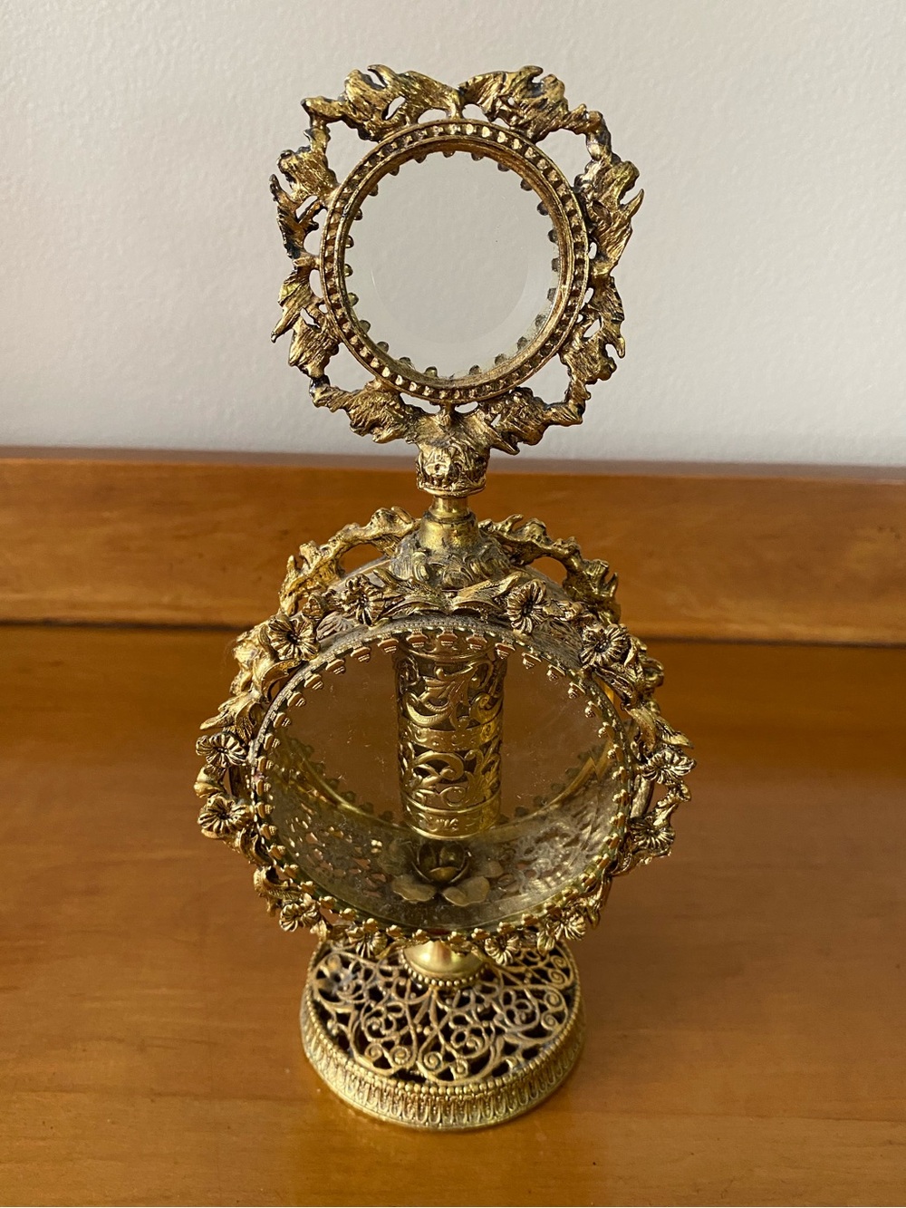 Vintage Perfume Bottle Victorian
Ormolu Style Filagree Perfume Bottle